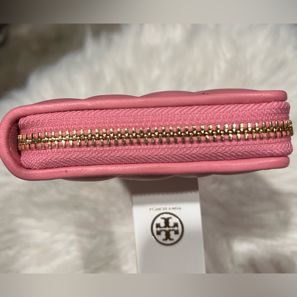 ✨SOLD✨ Tory Burch Kira Chevron zip continental wallet - Picture 9 of 13